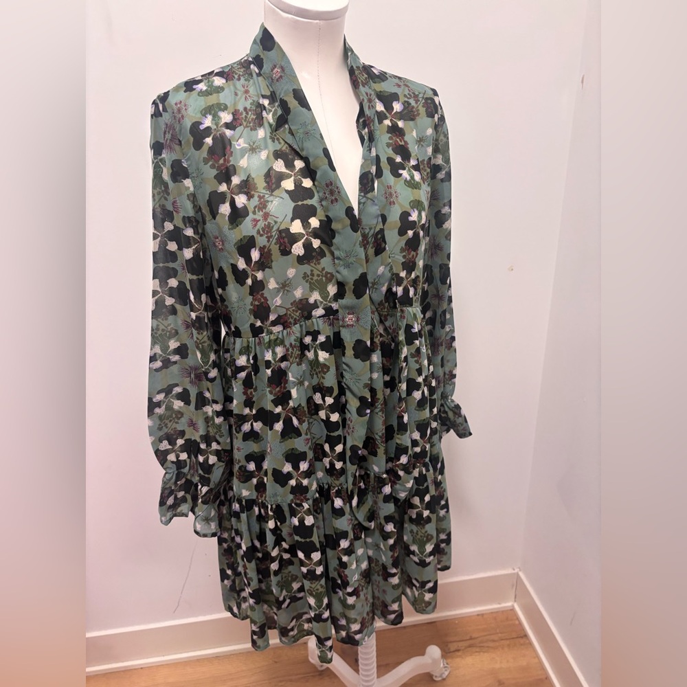 Elan Green Sundress with 3/4 Bishop Sleeves and V-neck